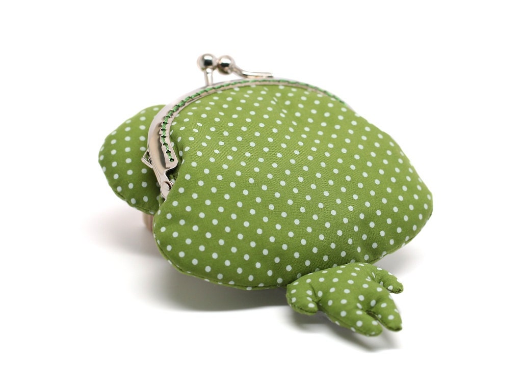 Little green frog clutch purse
