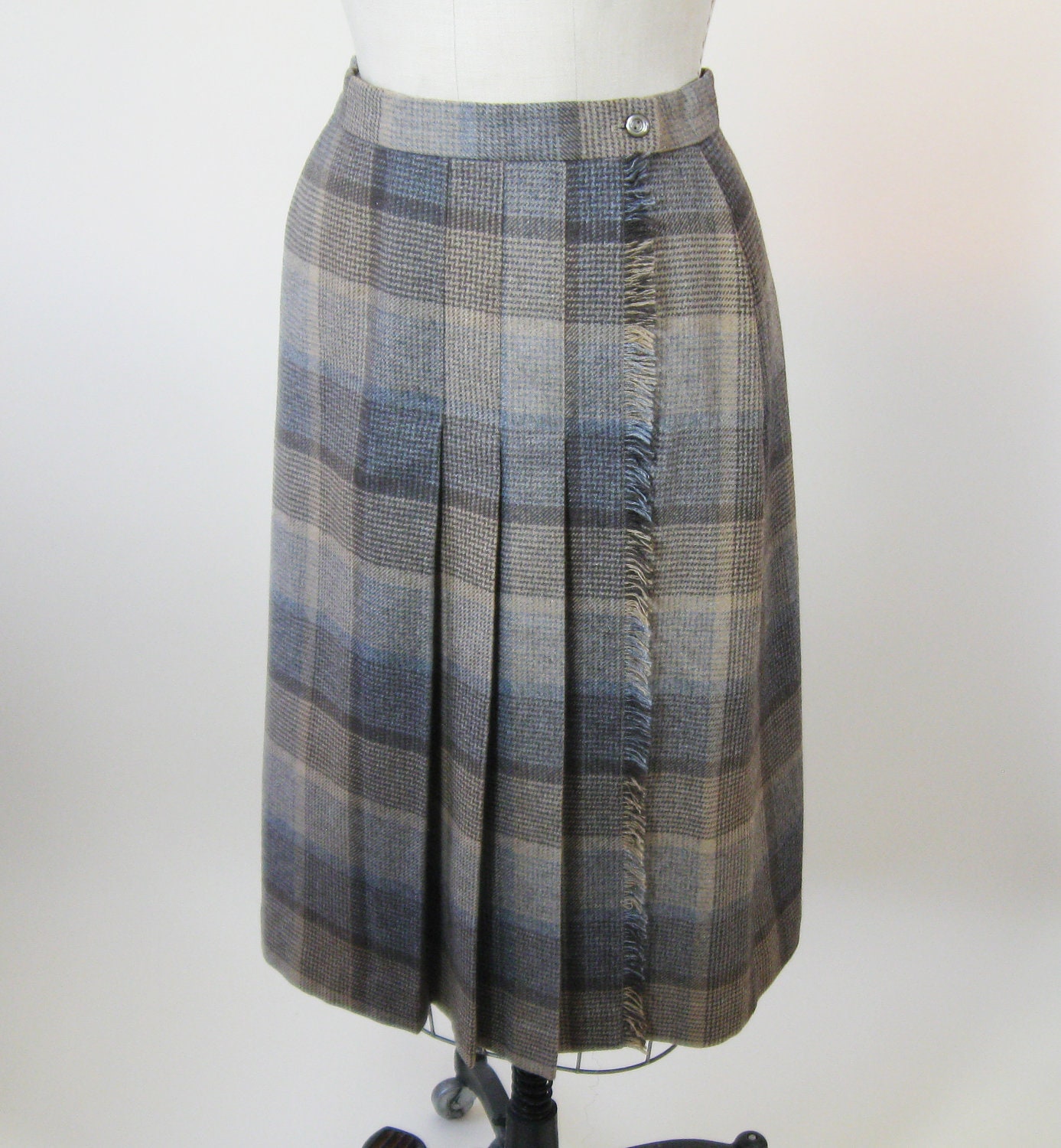 15.00 SALE/// 70s Plaid Wrap Skirt Wool Brown Grey Gray Womens Size Small