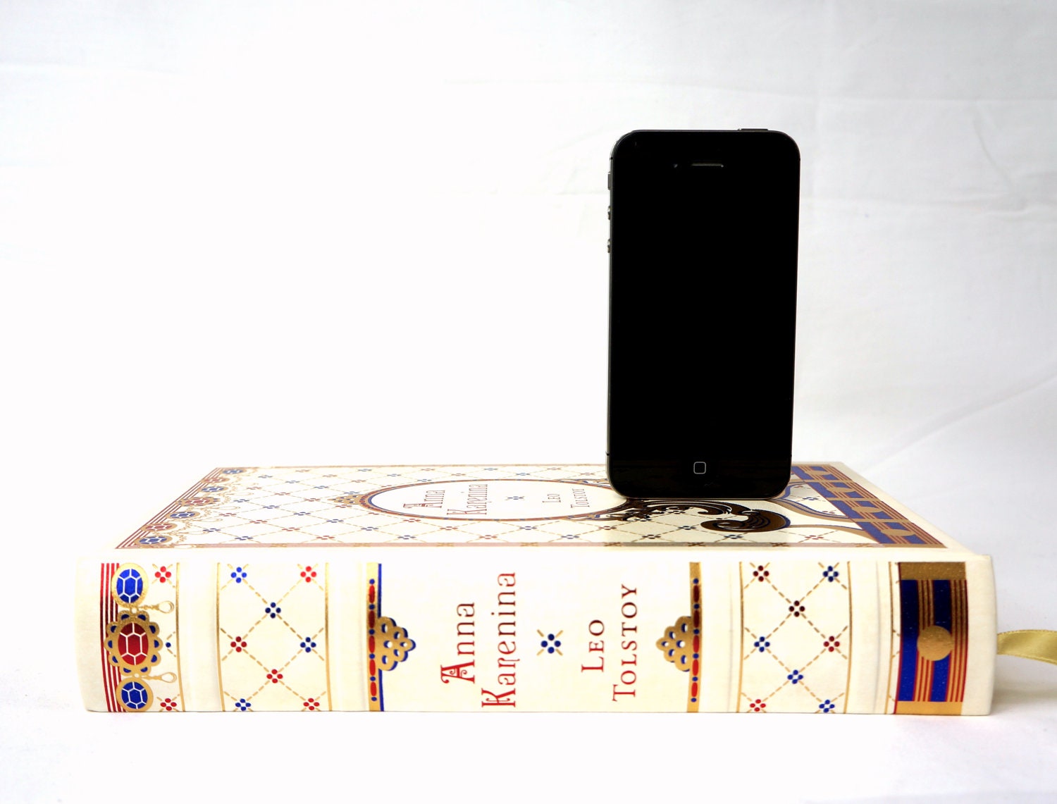 Anna Karenina booksi Dock for iPhone and iPod - Leo Tolstoy