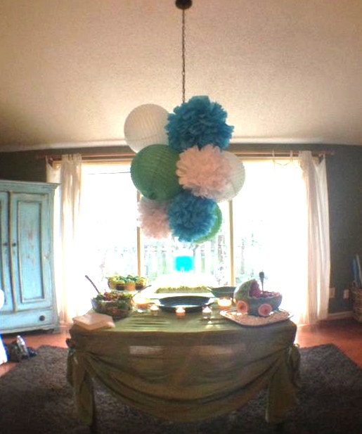 6 tissue poms- Baby shower