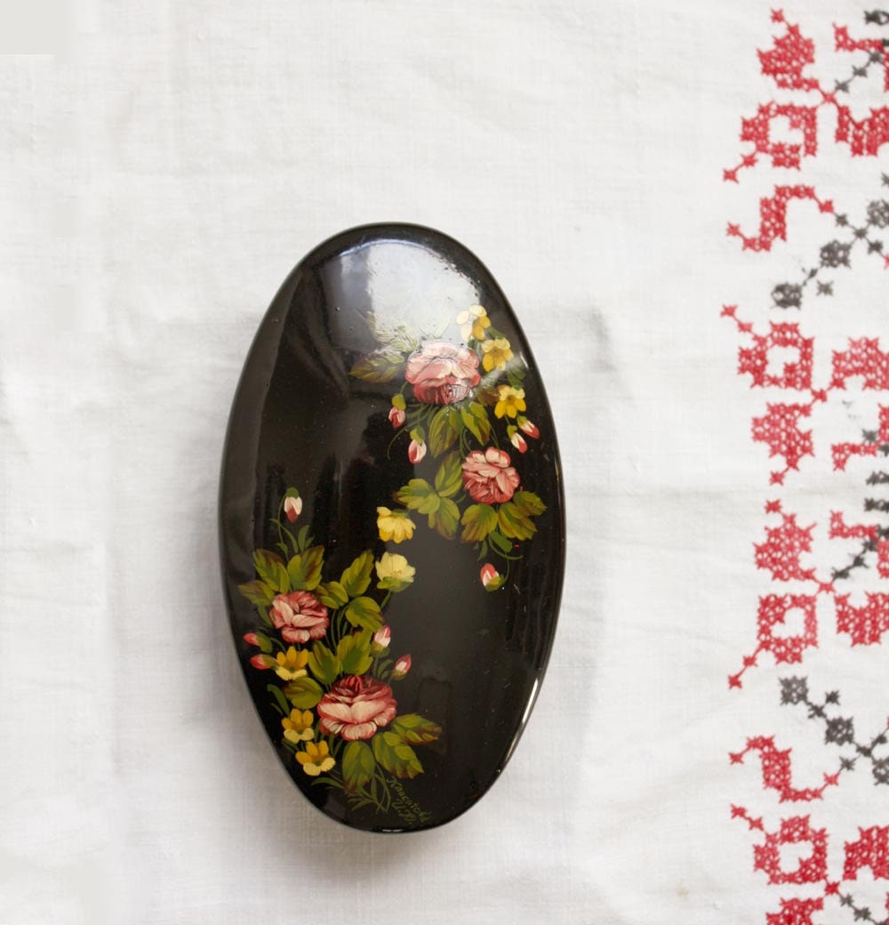 ea Roses. Vintage Russian Painted Jewelry Box. Metal, Black, Roses Hand Painted. Signed. Medium Size.