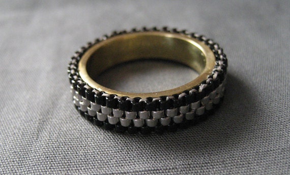 22K White Gold and black beaded ring