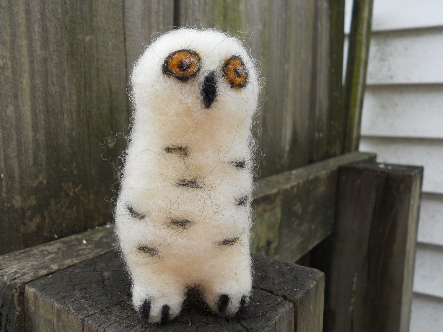 Needle Felted Snowy Owl / Waldorf Style Bird Toy / Miniature Wildlife Animal Figurine / Winter Decoration / Christmas Ornament