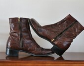 Vintage 70s Espresso Brown Worn in Leather Ankle Riding Boots. Size 7.5 Women.  Cowgirl Boots.