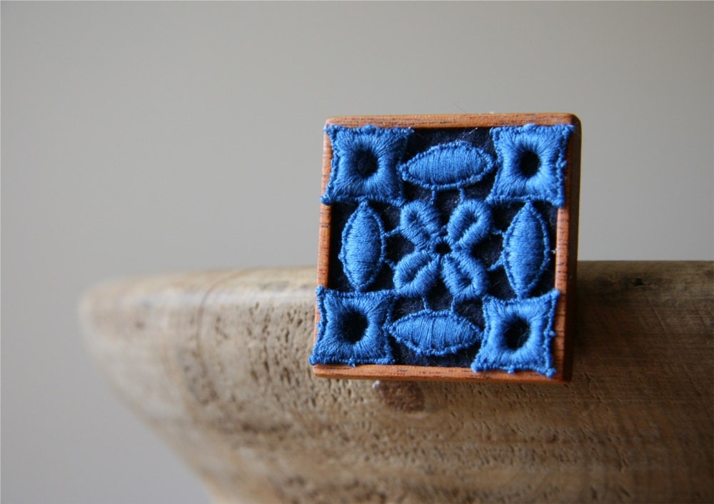 Vintage Navy Geometric 60s Lace on Midnight Blue Felt Wooden Brooch, Mahogany and Buttons Series