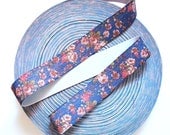 NEW STOCK 1 1/2" Silvery Shiny Vintage Floral Print Stretch Elastic Band. (1 Yard)
