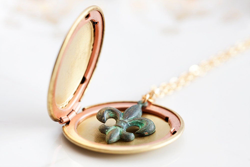Patina Fleur De Lis Locket Necklace Verdigris Green French Charm Round Floral Locket Long Necklace - N232