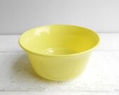 Vintage Yellow Cereal Bowl - Hazel Atlas Ovide