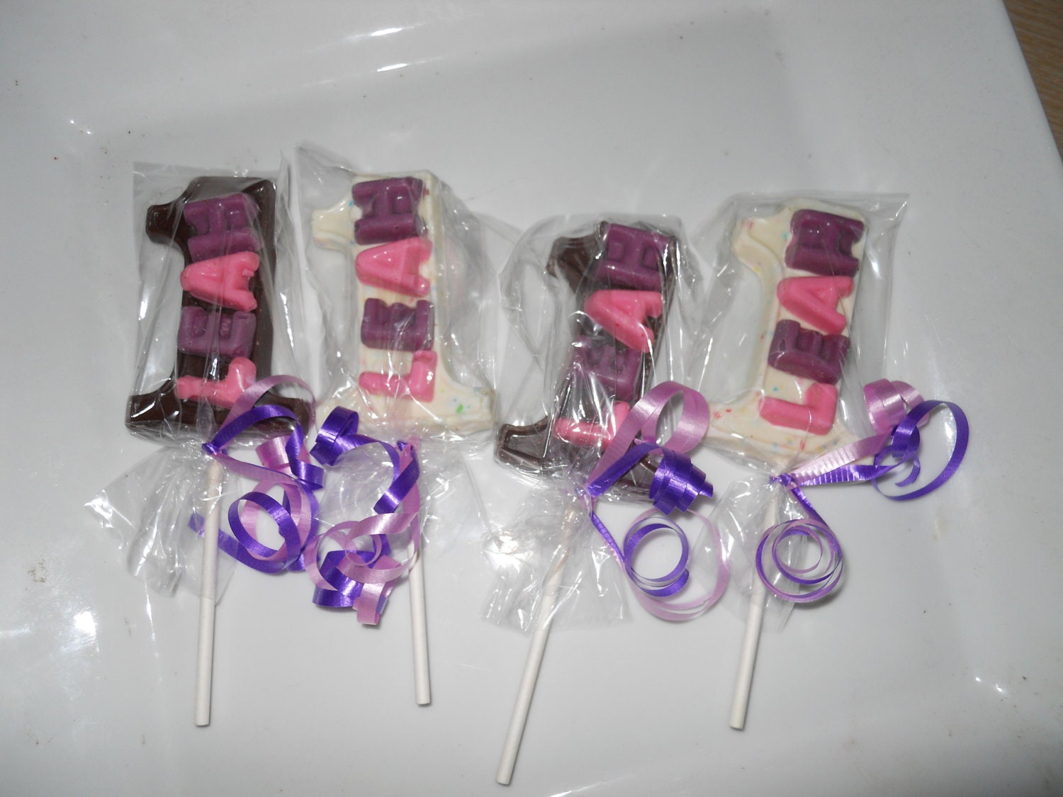 12 1st First Birthday Party favors Personalized Name 4 letters Gourmet Chocolate Lollipops Birthday Gifts Party Favor Kids