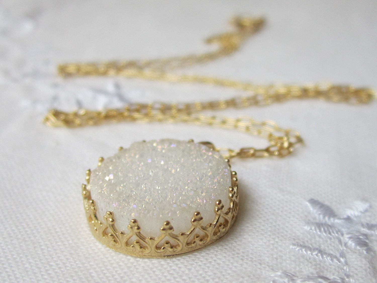 Druzy necklace, 14k gold filled necklace, White druzy quartz necklace, 14 mm round stone, Vintage necklace, Bridal necklace