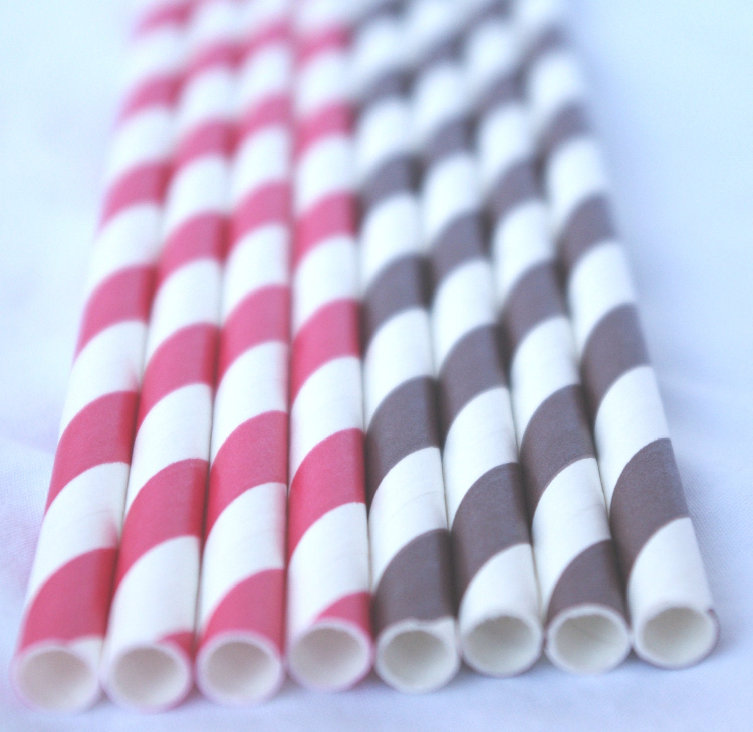 CuRiouS GeoRGe INSPiReD---Paper  Straws-- red and brown stripes- -25ct with Free Printable diy Flags