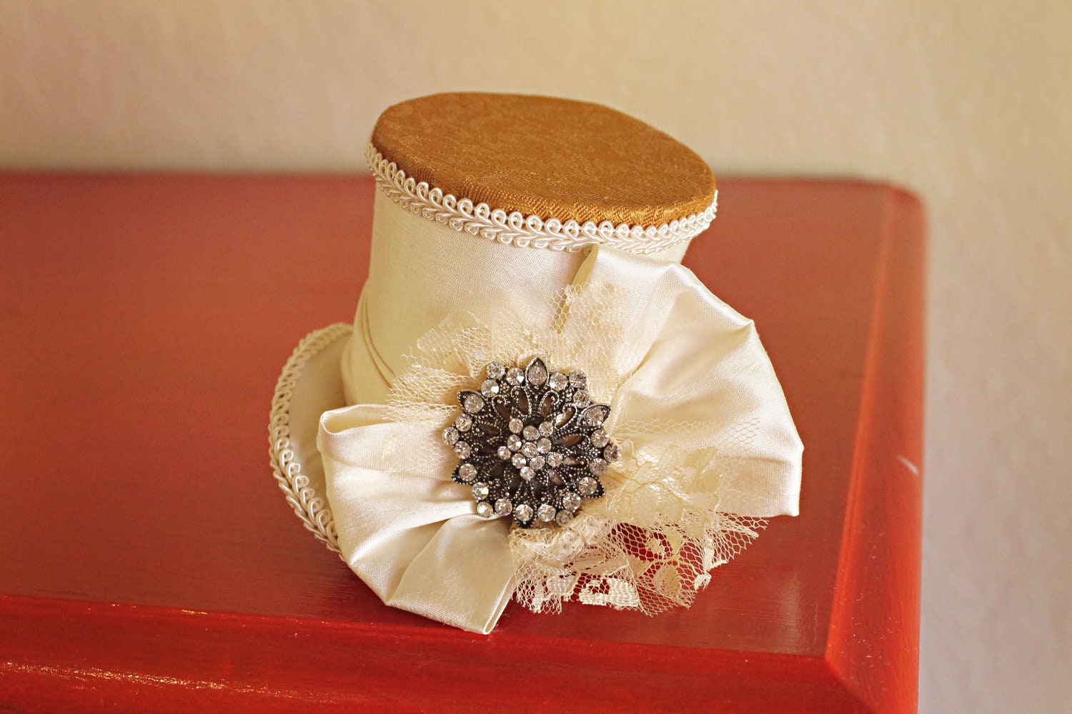 Elegant Elizabethan Bridal Mini Top Hat -- Victorian, Bride, Goth, Steampunk -- Wedding Top Hat