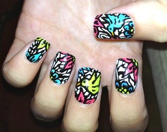 Humming Bird Nail Art Fake Nails
