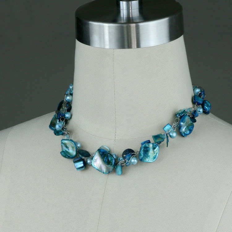 Pearl necklace shell bead choker chunky crochet wire