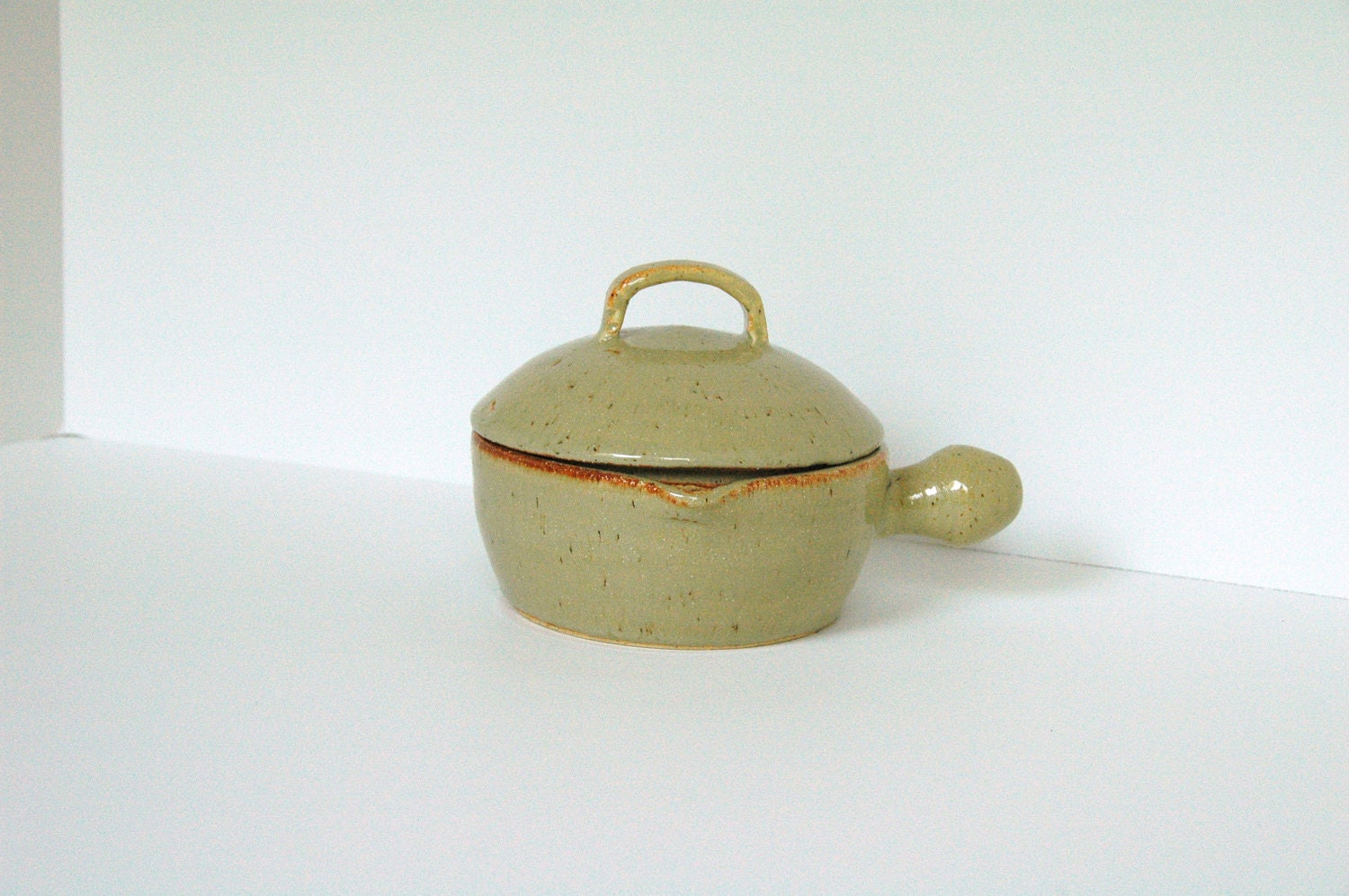 MaMa Bear's Stoneware Porridge Bowl with Lid and Pouring Spout