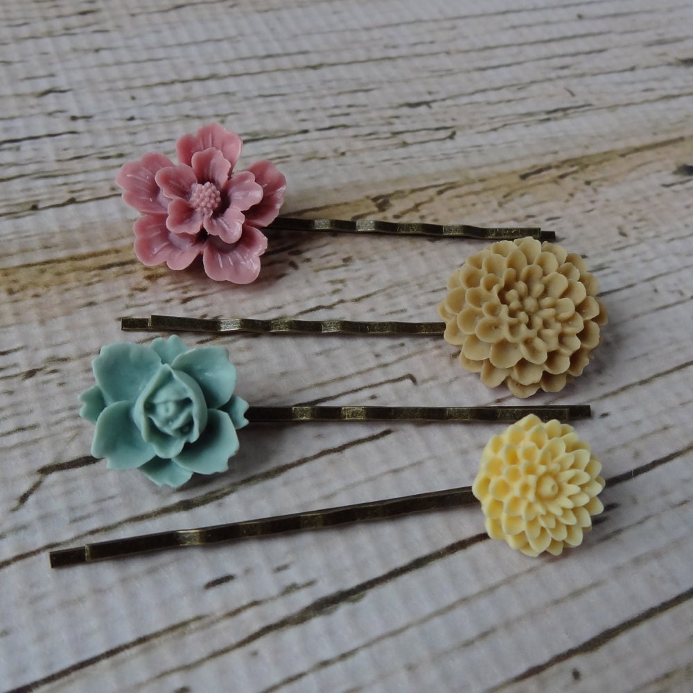 Sweet Spring Bobby Pins Set - Four Pieces Antiqued Brass Bobby Pins with Tan, Lilac Purple, Light Blue, and IvoryFloral Cabochons