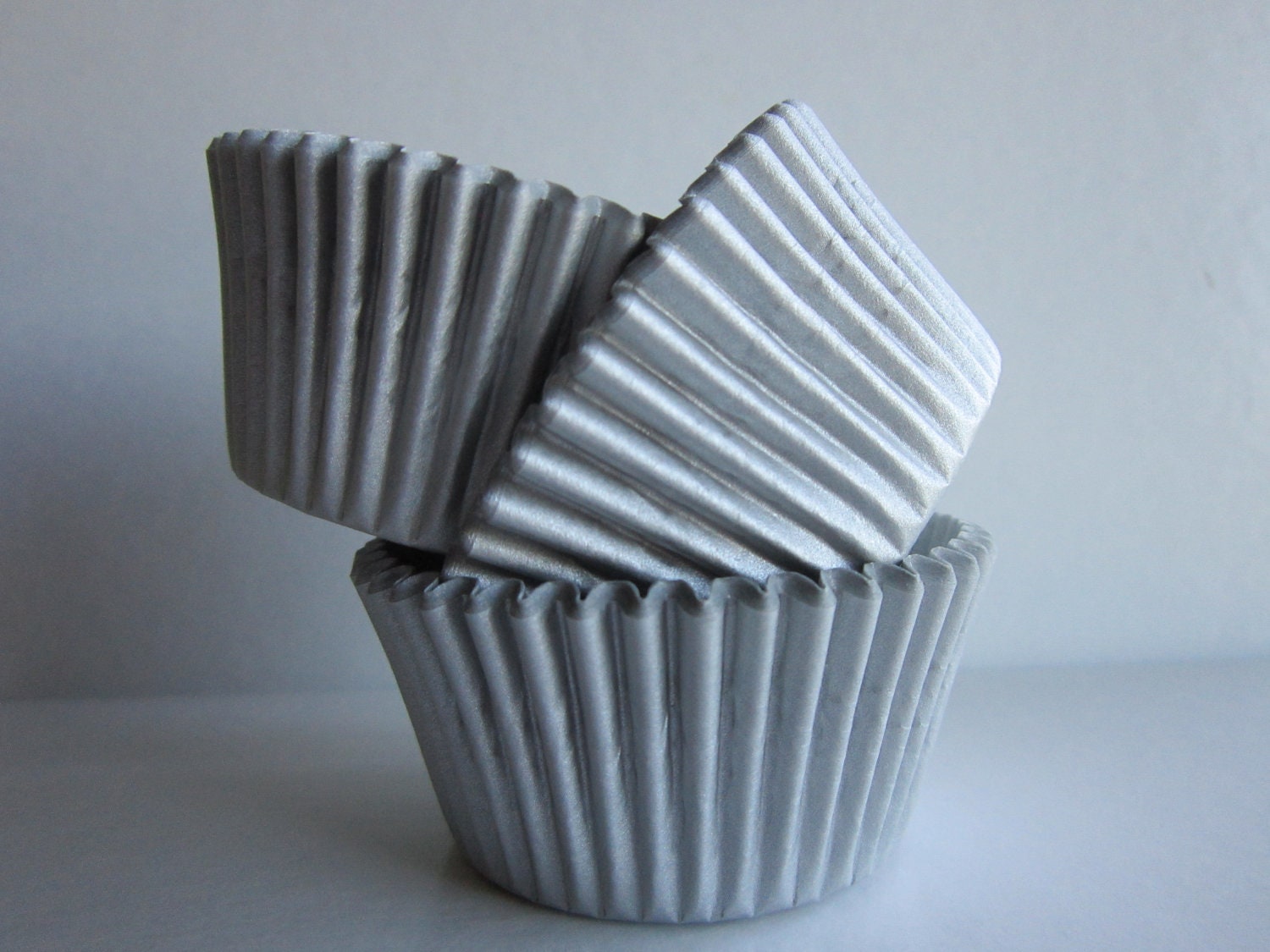 50 Silver / Gray Standard Baking Cupcake Liners