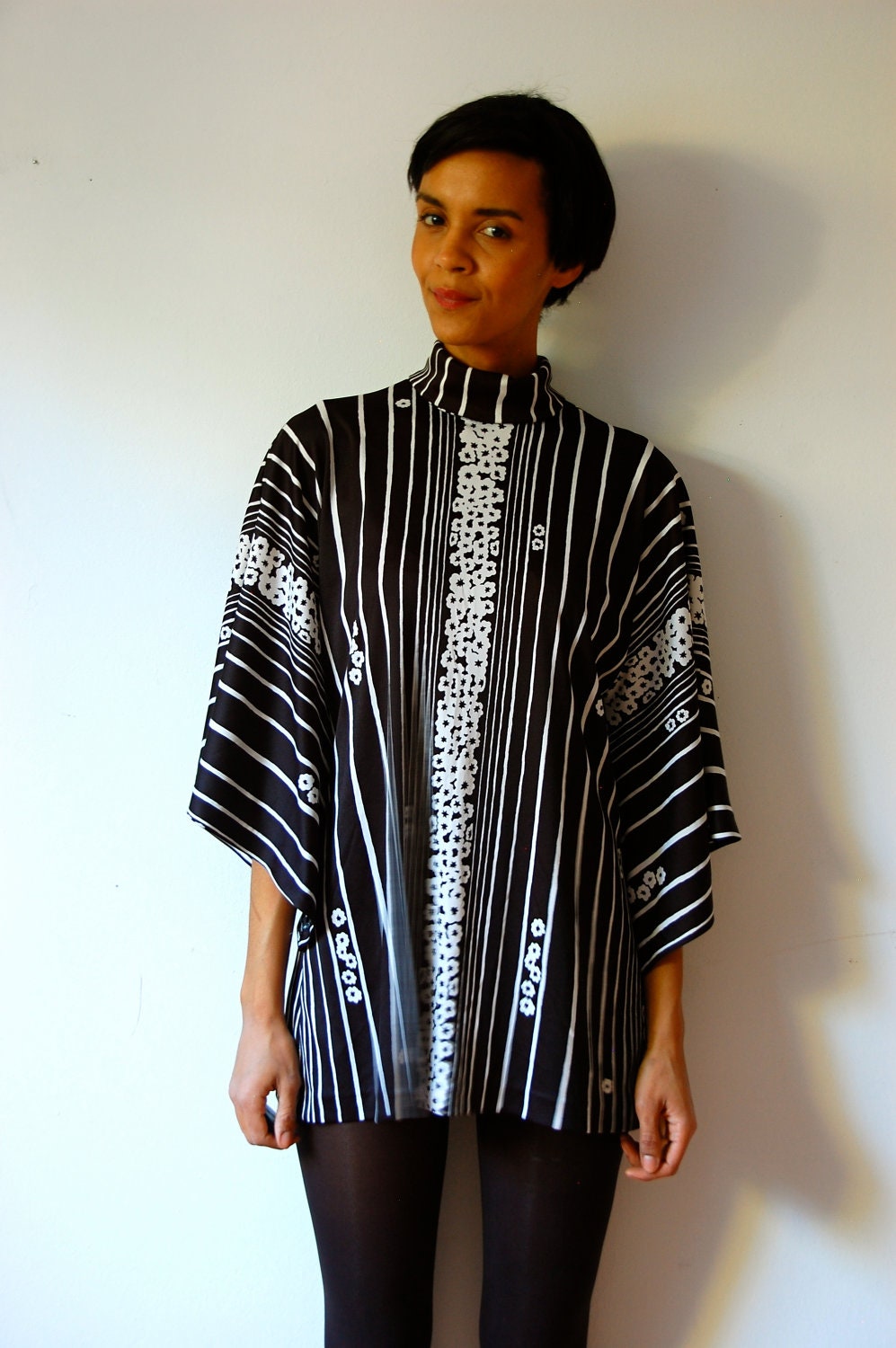 Vtg Mod Printed Floral Striped Kimono Sleeved Mini Dress