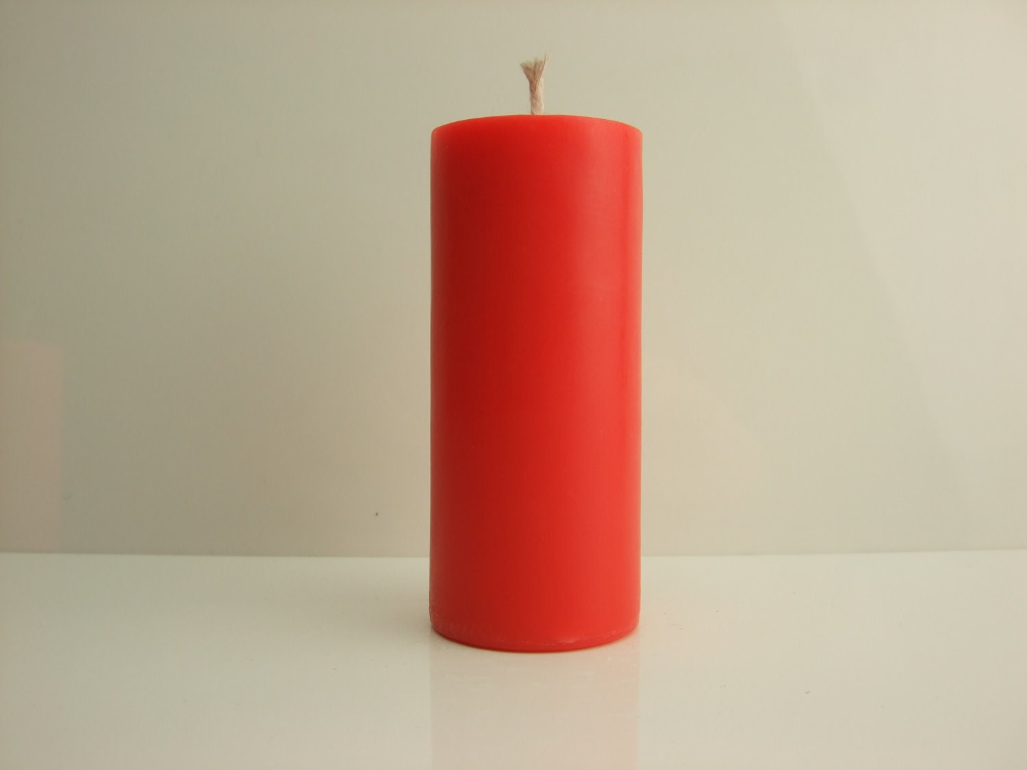 Pillar candle Handmade unscented red candle Parrafin wax candle for wedding, home decor and daily use