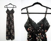 Vintage 1970's Maxi Nightgown by Miss Elaine - Vintage Nightdress - Size Small