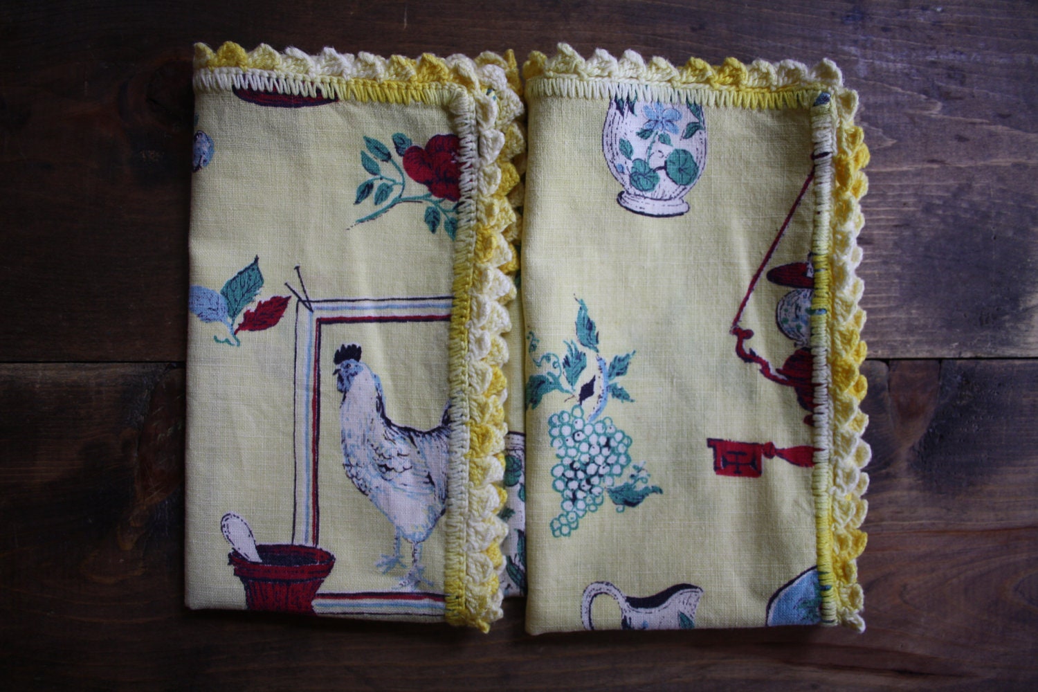 Vintage napkins, farm print, crocheted trim, chickens, rural country cottage chic