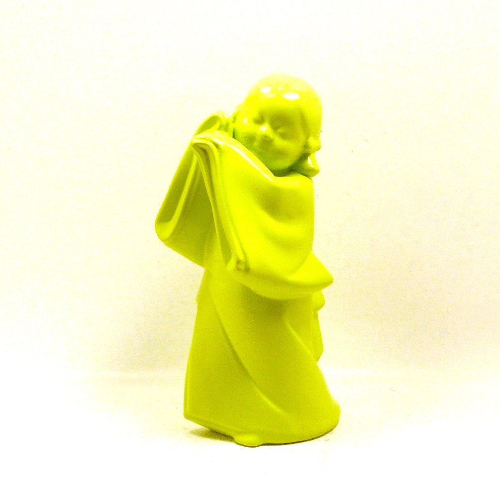 neon geisha figurine  //  asian home decor, lime green, neon decor, kitschy, bright home accessories, asian, pop art, painted ceramics