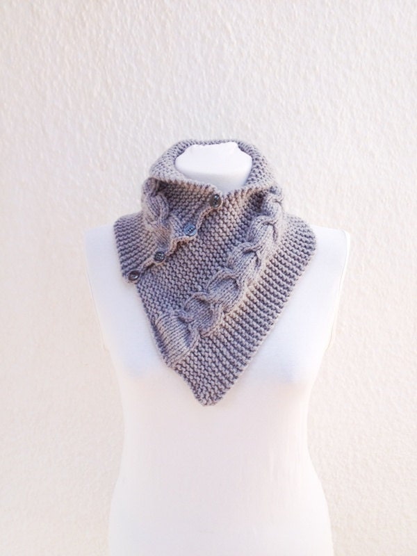 SCARF Grey  neckwarmers with button,Chunky  Scarf ,scarves,fall fashion,winter accessories,autumn,Knitting