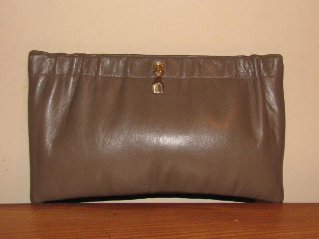 GOLDEN Hand ANDE Clutch // Brown LEATHER Vintage Purse 70's 80's Hipster Boho Chic Simple Ruched