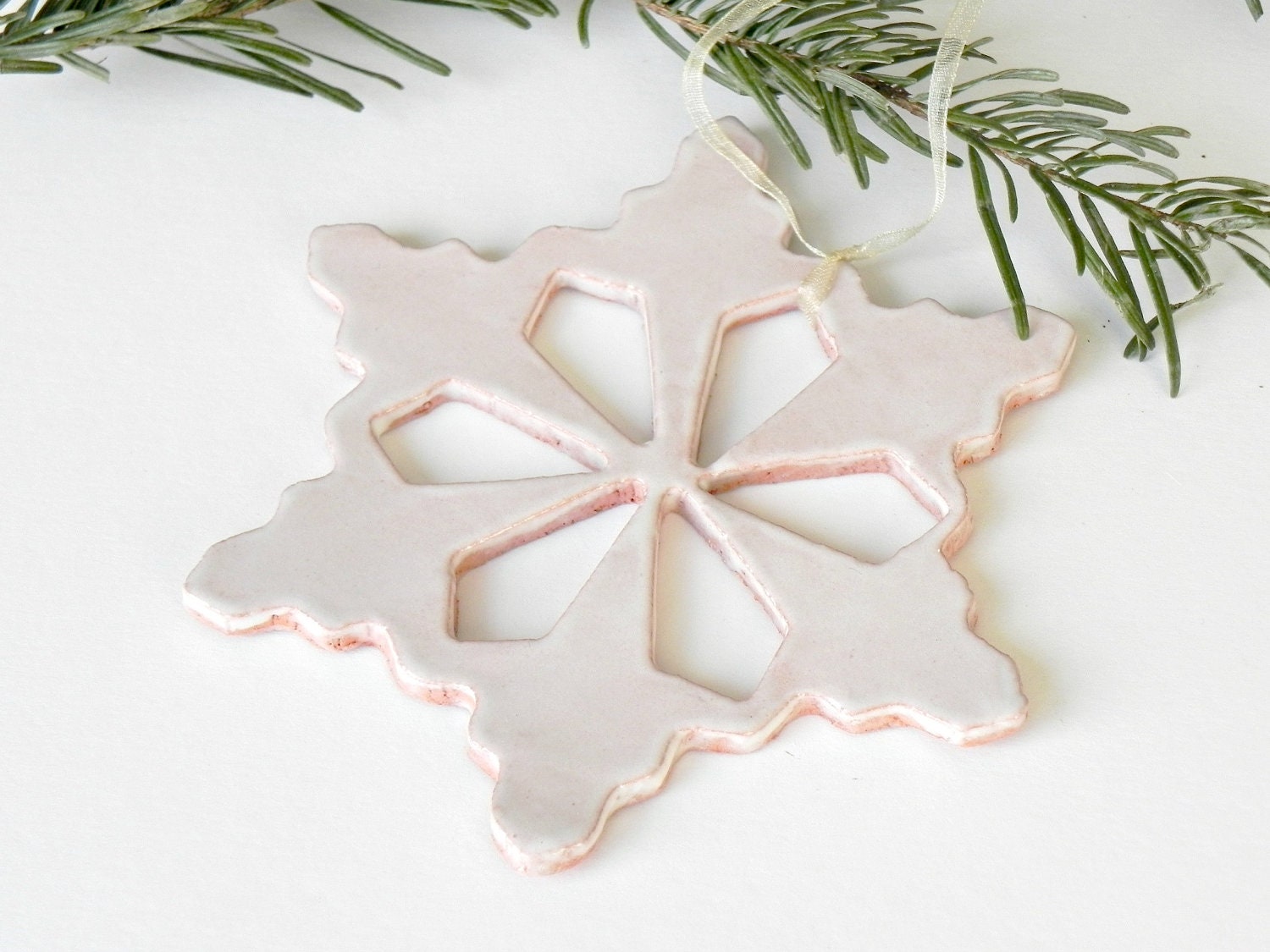 Snowflake Pottery Rustic Decoration White Eco Friendly Ceramic Ornament Winter Home Decoration - Ceraminic