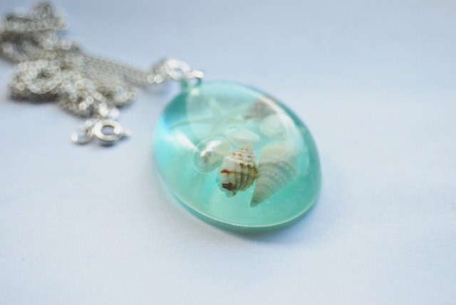 The Mermaid's Necklace 02 Oval Nautical Jewelry Resin Starfish Tiny Seashells Aqua Specimen Necklace Fairy Tale Fantasy Unique Handmade
