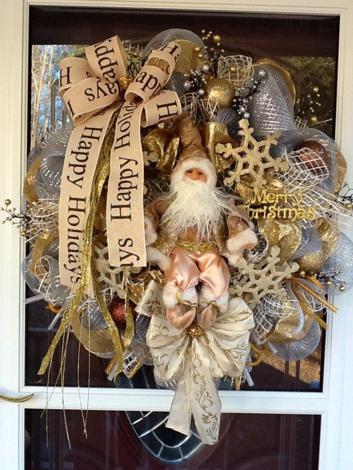 Deco mesh Traditional Santa Wreath