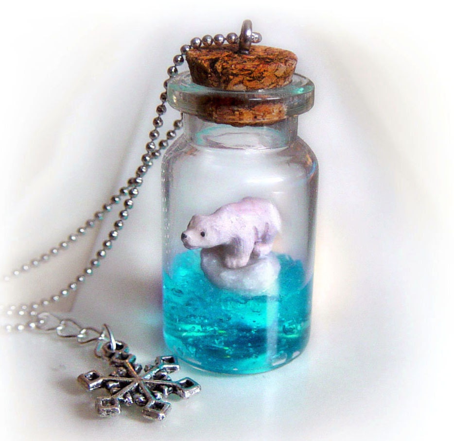 Polar bear bottle necklace, bottle pendant with a bear on a floating ice berg in the ocean scene