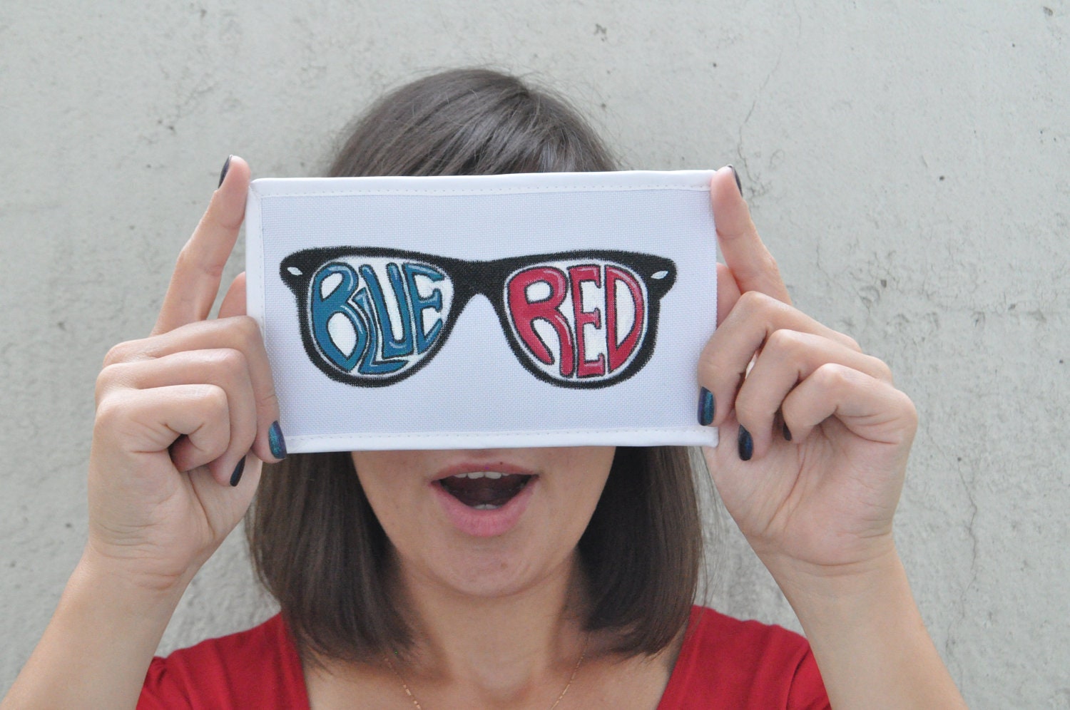 White case for glasses, blue and red glasses painting