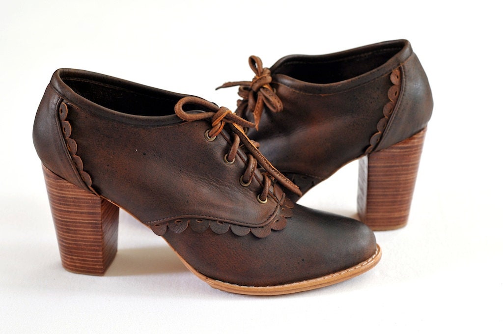 LACE. Leather oxford shoes / leather lace up boots / sizes US 4-13. Available in different leather colors.