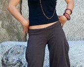 Pedal Pusher Pants- Bloomers -Womens Pants- Womens clothing-Cargo pants- Biking Pants-Yoga capris- Yoga Pants- Yoga clothes- Edgy Clothing