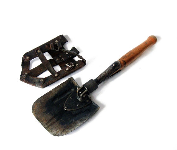 Army Shovel with Leather Case - vintage gorgeous piece -  metal, wood and leather - Black and light brown army equipment