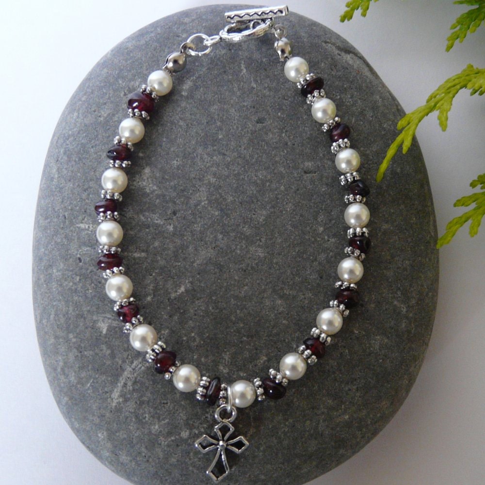 Swarovski Pearl and Garnet Bracelet Free Worldwide Shipping
