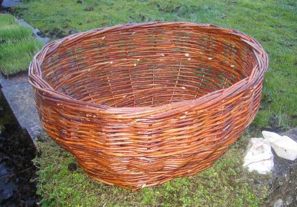Rusty Red Woodland Oval Cottage Willow Basket, slight second, medium size, Natural Colour (ref. 12-9)