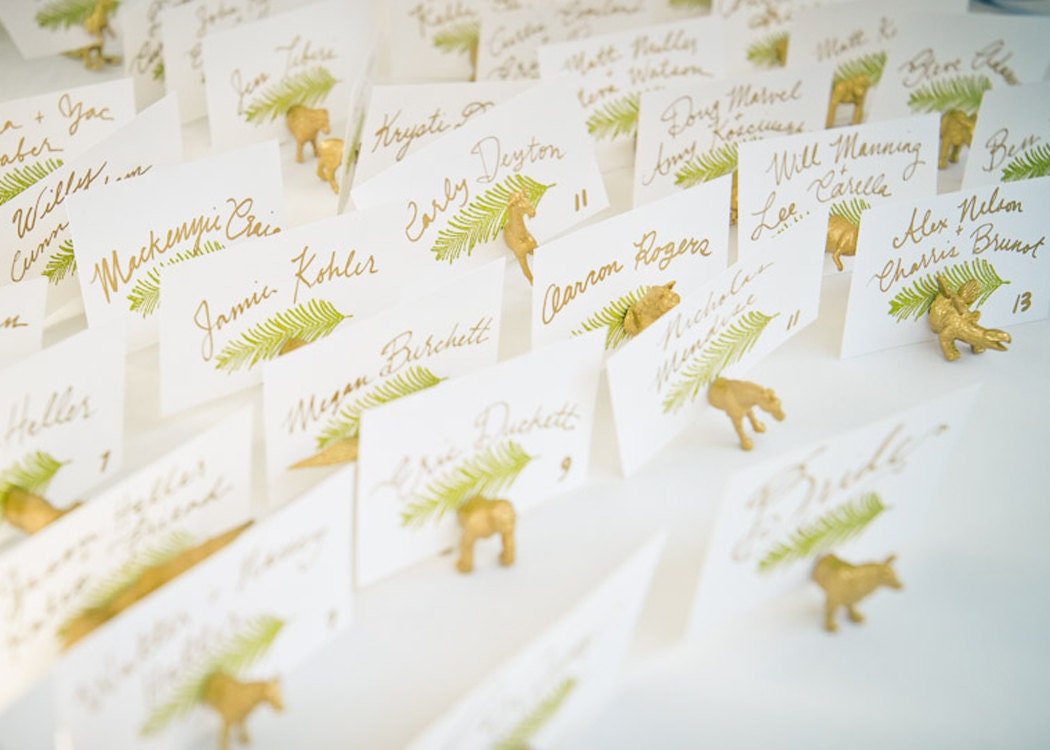 Favor and placecard in one - Save money - Winter Wedding Your choice animal magnet holders wedding