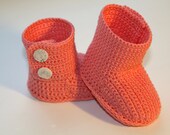 Crochet ugg boot pattern. PDF. This is a PATTERN for crocheted baby's booties - boots. Ugg (pink)/