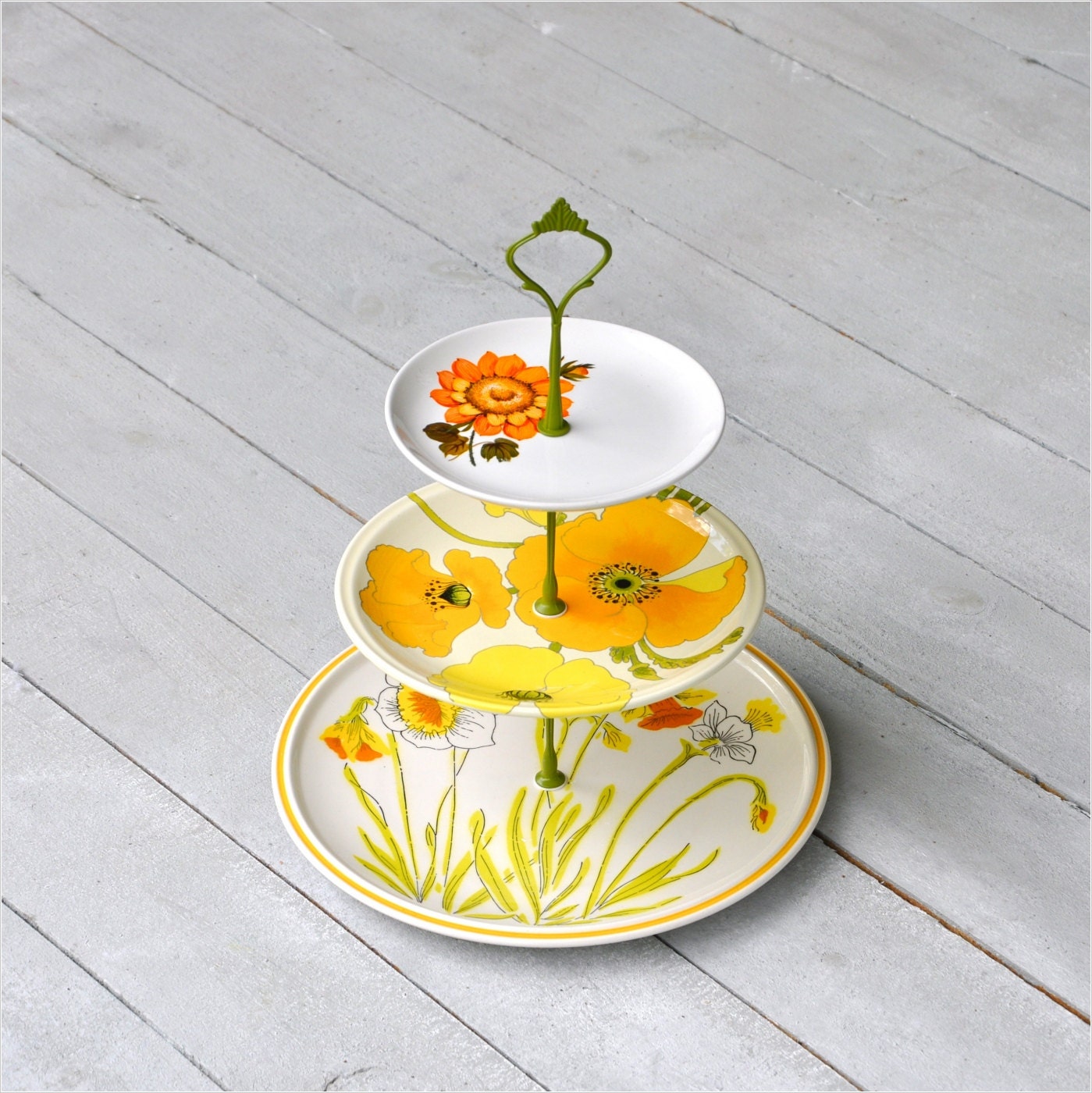 Macrame: Cake Stand, Floral Theme, Fall Colors, 1970s