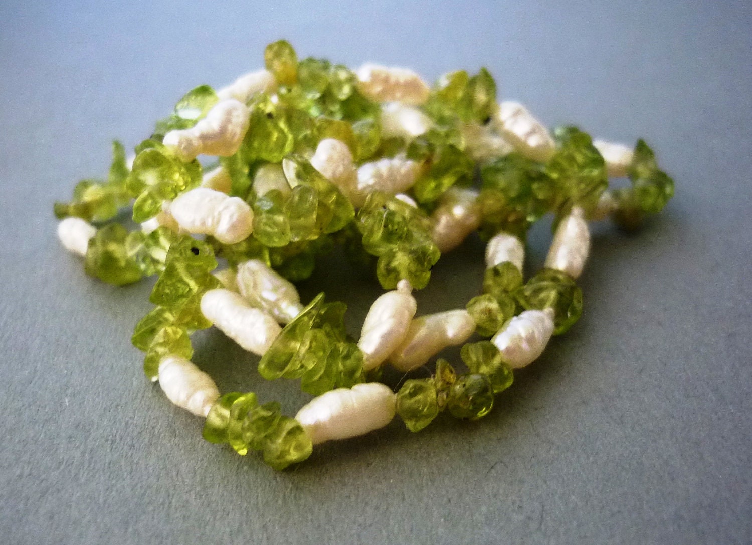 Freshwater Pearl and Peridot Necklace, Free Shipping to EU, US, CAN
