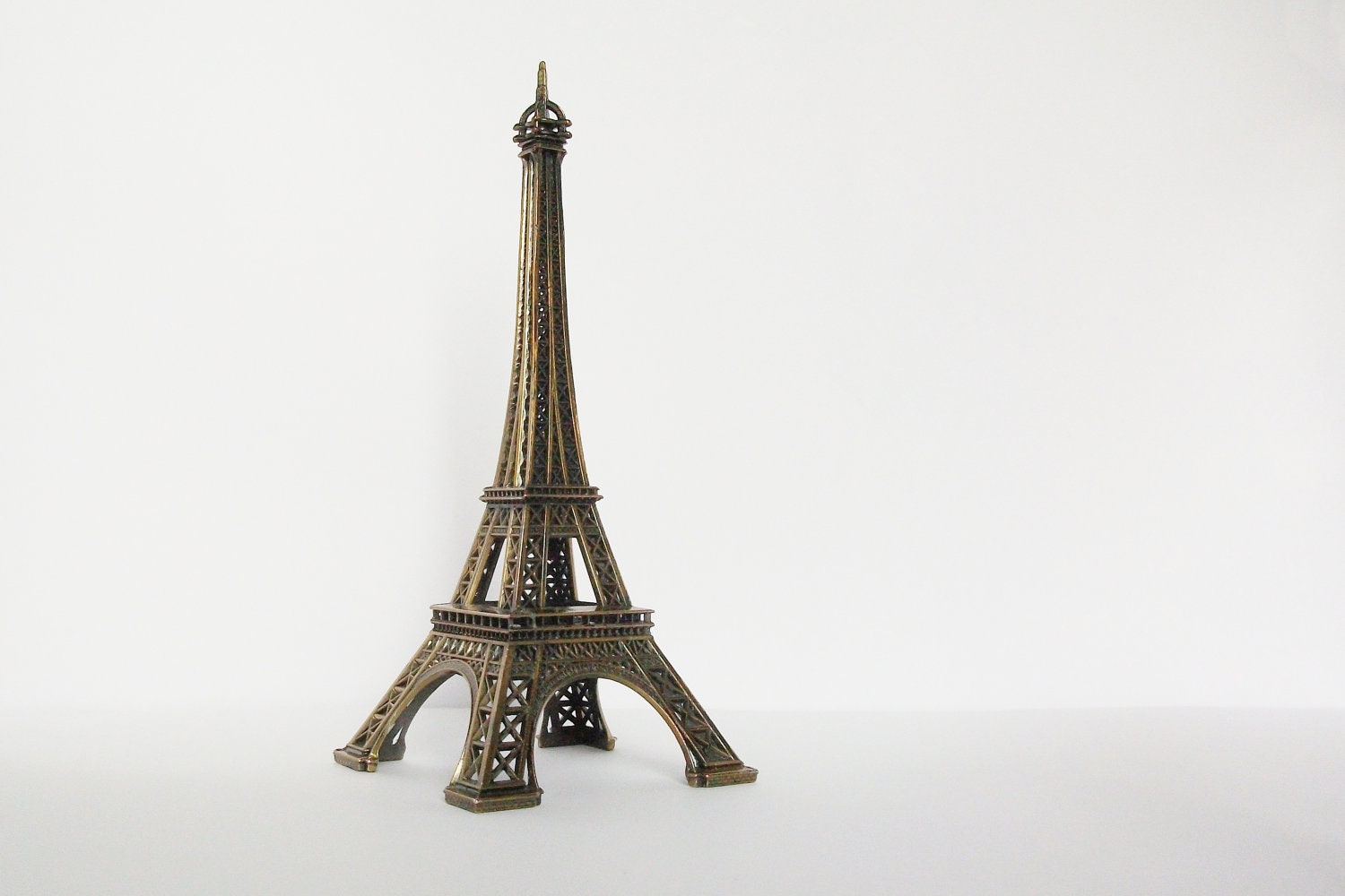 La Tour Eiffel Tower Paris France Vintage Souvenir Vacation Holiday Ornament  Architecture