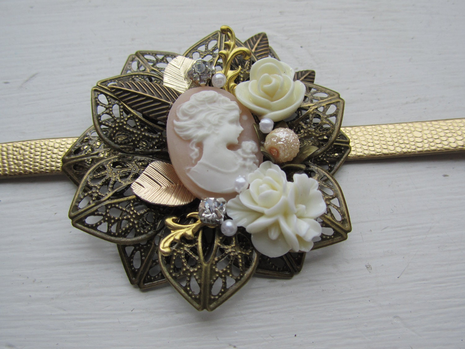 Vintage inspired the manor Floral country garden Bracelet great for birthday present etc leather strap