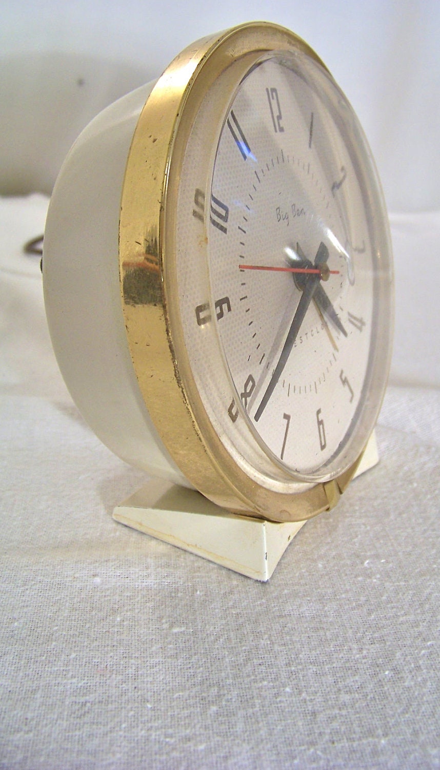 Vintage Electric Retro Desk Clock, Bedside Alarm Clock. Big Ben Westclock.