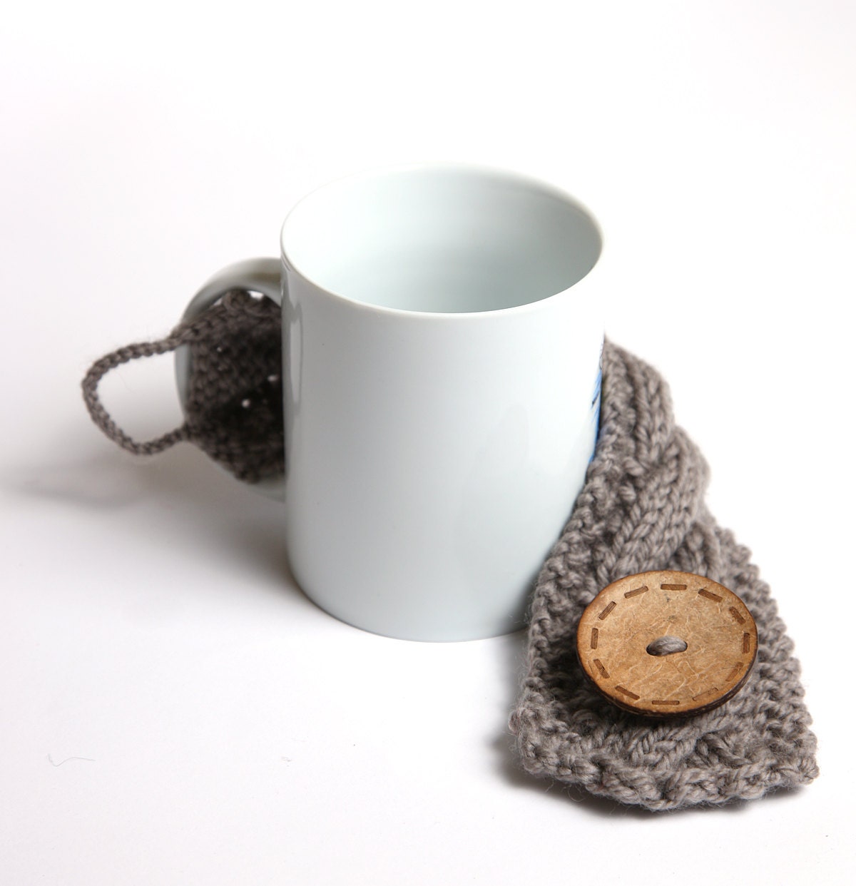 Knitted mug cozy, tea cup cozy,  coffee sleeve, gray, warmer - shumshu