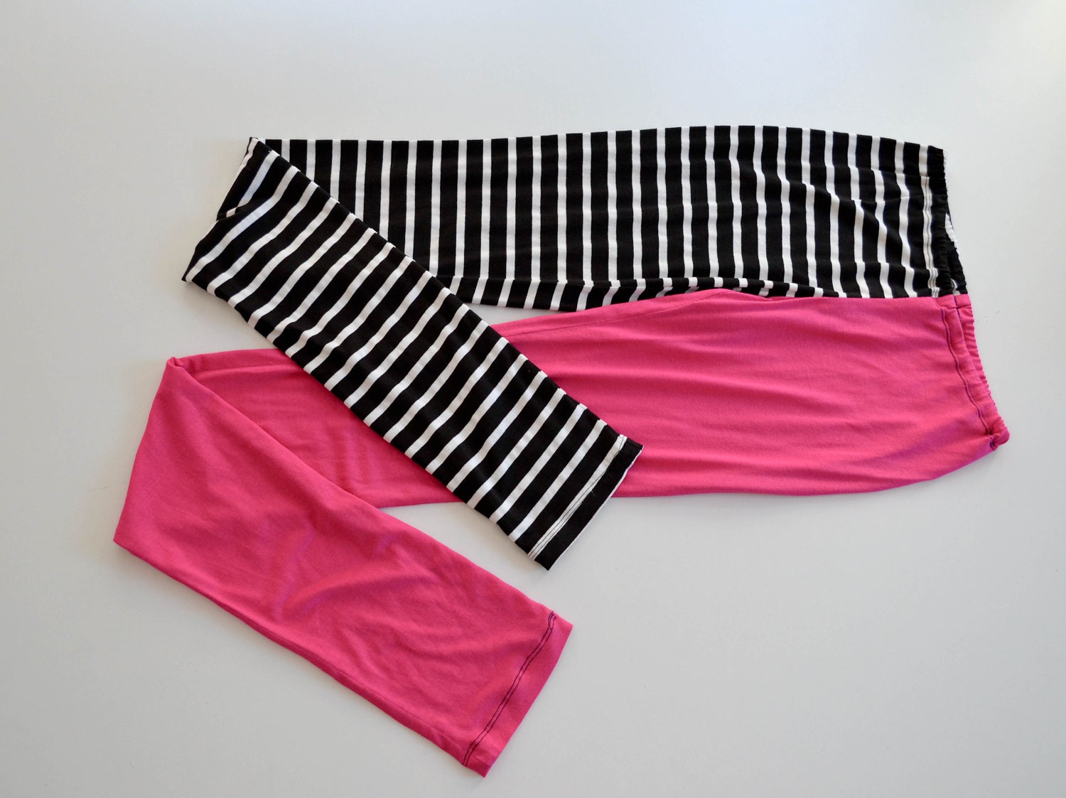 2 coloured leggings