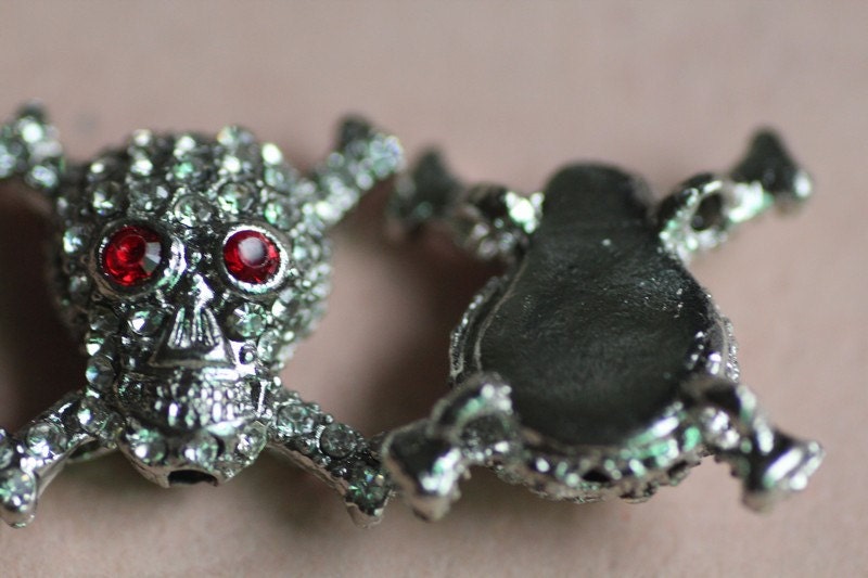 5pcs19x16x7mm white rhinestone silver bottom alloy skull bead,pave charm skull jewelry bracelet bead