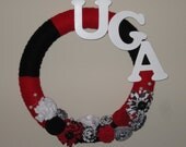 Customizable College Football Yarn Wreath 14 inch - UGA with Felt flowers