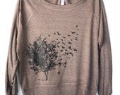 Light Weight Raglan Pullover Tri-Blend fabric with Birds graphic print